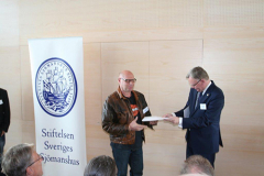 b2013-033