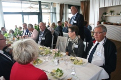 Jonas Bjelfvenstam under lunchen.