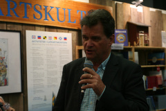 Peter Hanneberg berättar om sin bok Öar.
